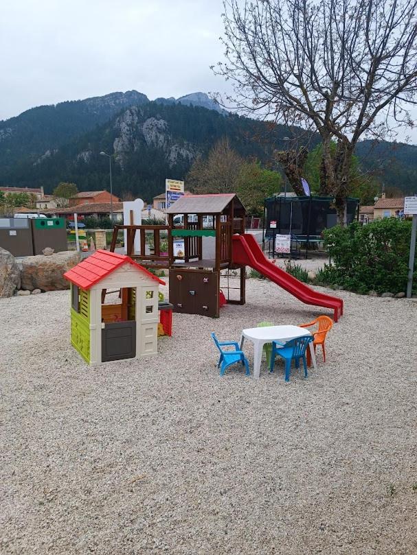 Camping Les Lavandes, كاستيلان المظهر الخارجي الصورة