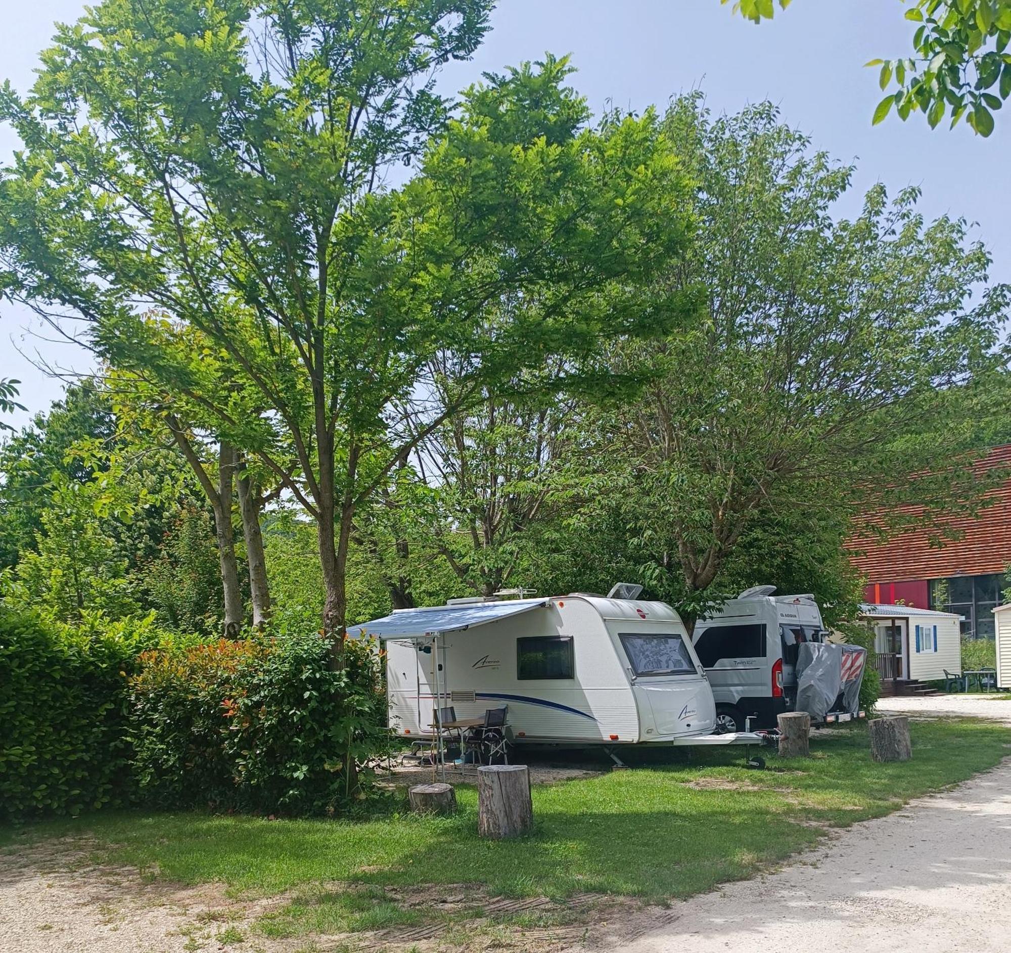 Camping Les Lavandes, كاستيلان المظهر الخارجي الصورة